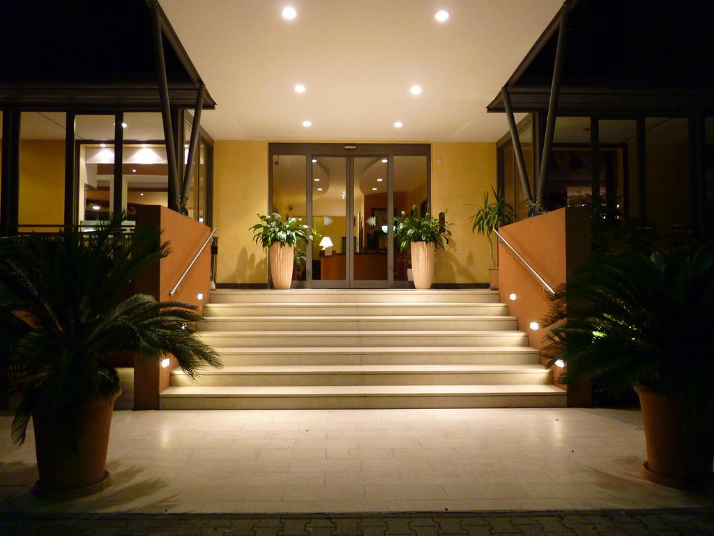 Hotel Gambrinus Лидо-ди-Езоло Экстерьер фото